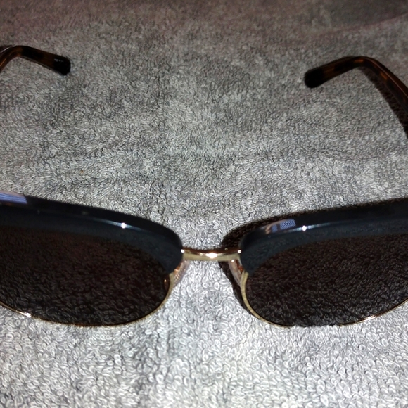 Coach sunglasses - Picture 1 of 6